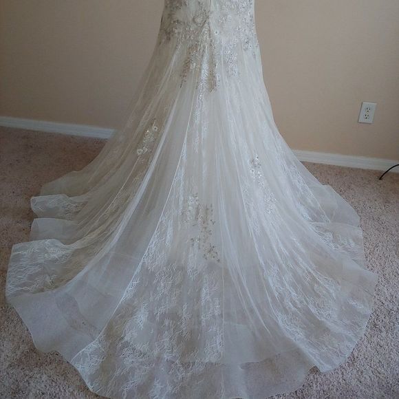 Exquisite Liancarlo New Wedding Dress Style# 6814 - Picture 4 of 5